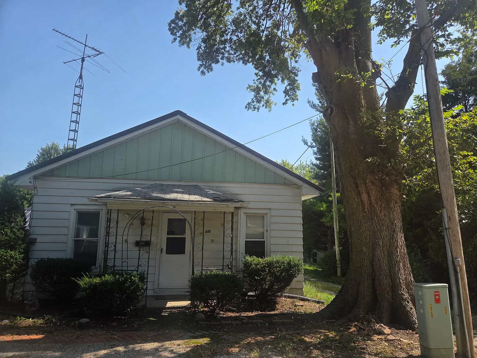 2 bed, 780 sqft, $1,100 — Photo 1