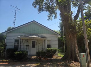 618 S College St, Lincoln, IL 62656