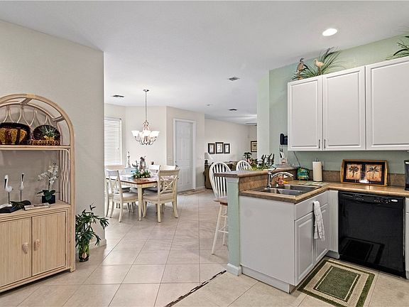 4th image of 2542 Stockbridge Sq SW #2542
