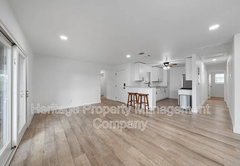 784 Hill Top Dr — Photo 9