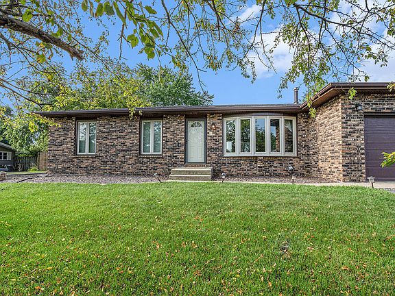 3rd image of 146 Curtis Dr