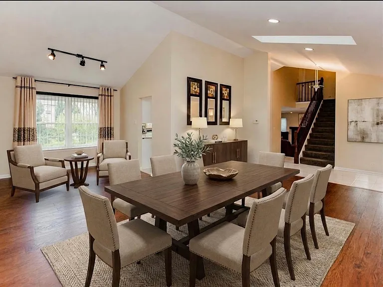 814 Dunhill Dr — Photo 6