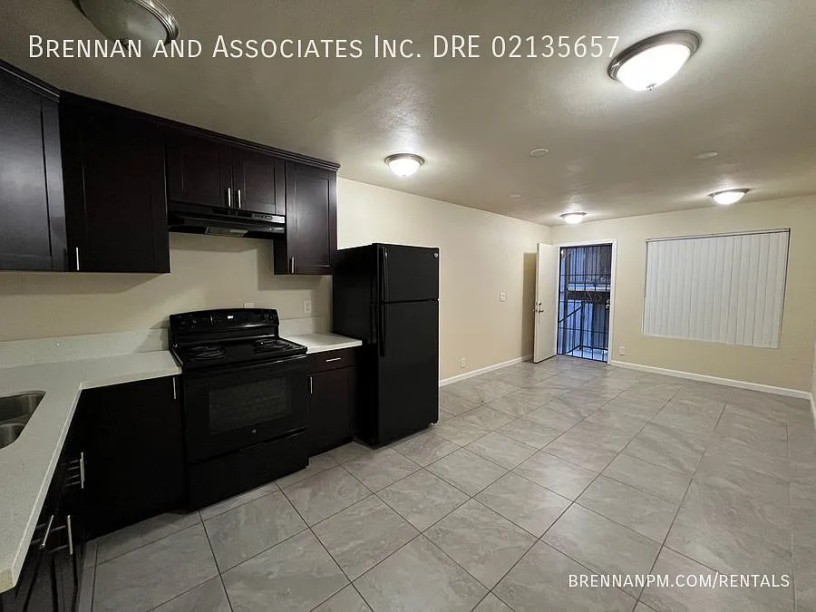 Photo 2 of 17 - 4201 51st St #A - San Diego, CA Building Photo - 4201 51st St #A