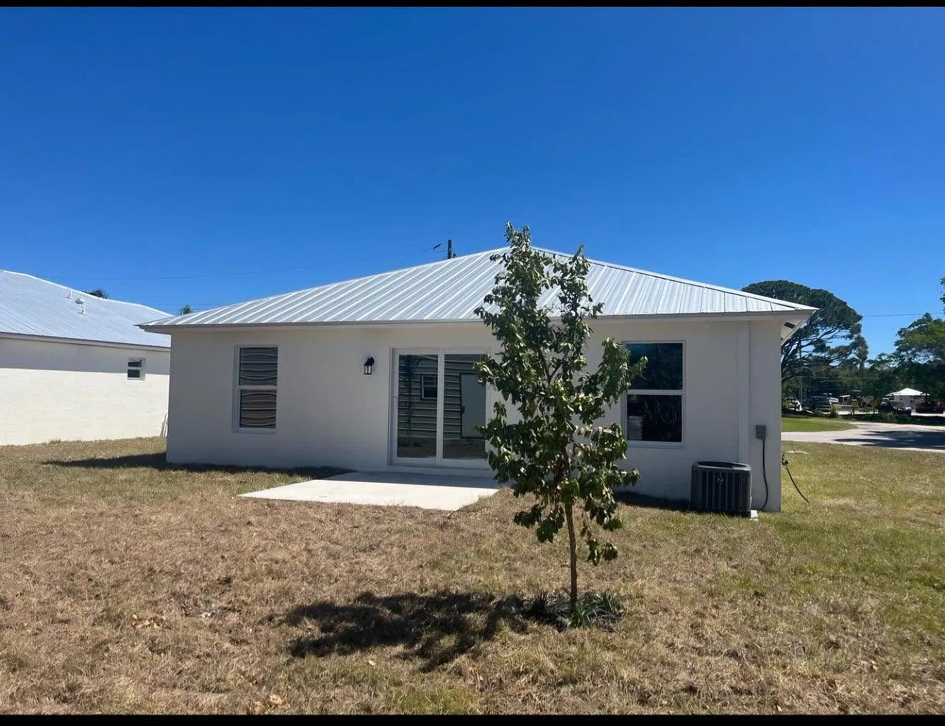 3 bed, 2.0 bath, 1135 sqft, $2,600 — Photo 2