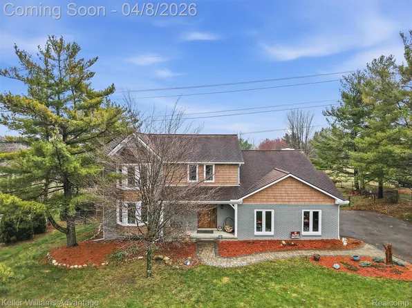 6385 Woodcrest Rdg, Clarkston, MI 48346