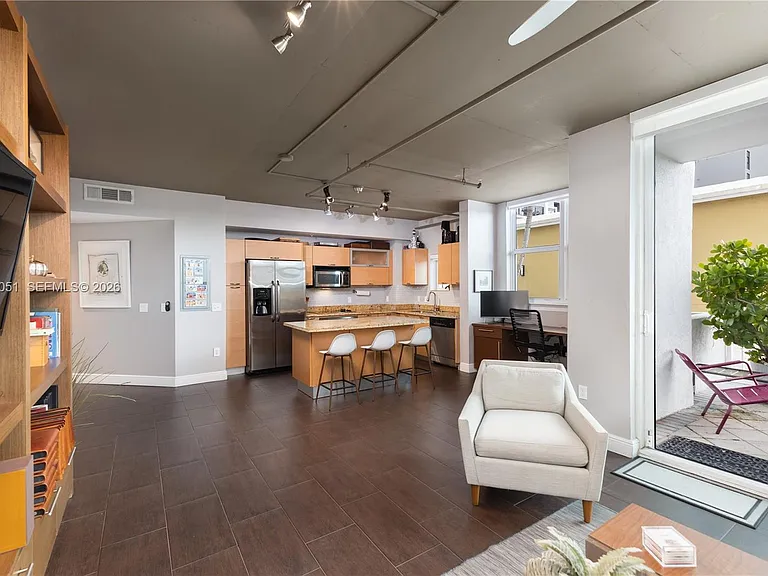 3180 SW 22nd St #501 — Photo 7