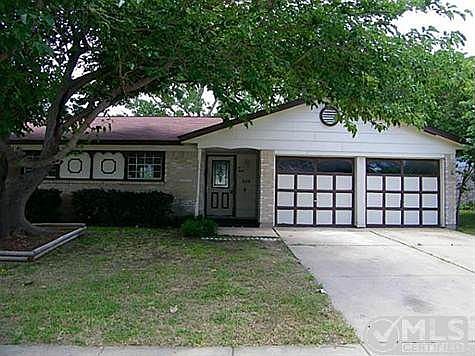 1st image of 905 Willow Cir S