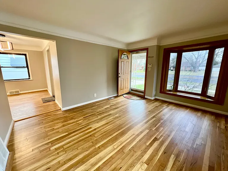 20489 Beech Daly Rd — Photo 3