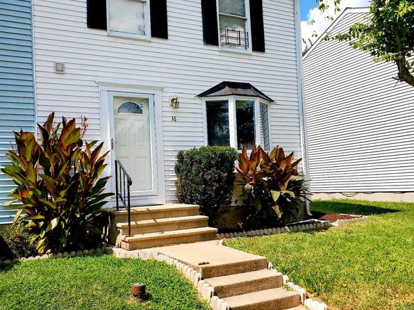 16 Craftsman Ct