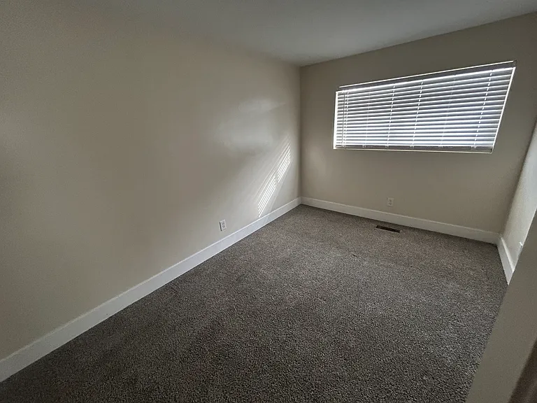 1025 Rushton St — Photo 6
