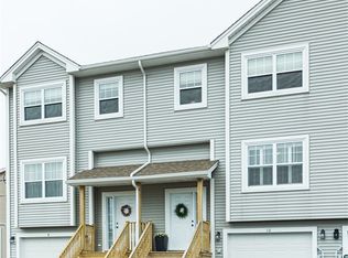 10 Mica Cres, Halifax, NS B3P0G8