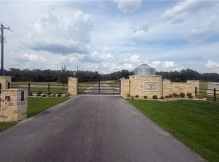 204 Highland Dr, Cameron, TX 76520