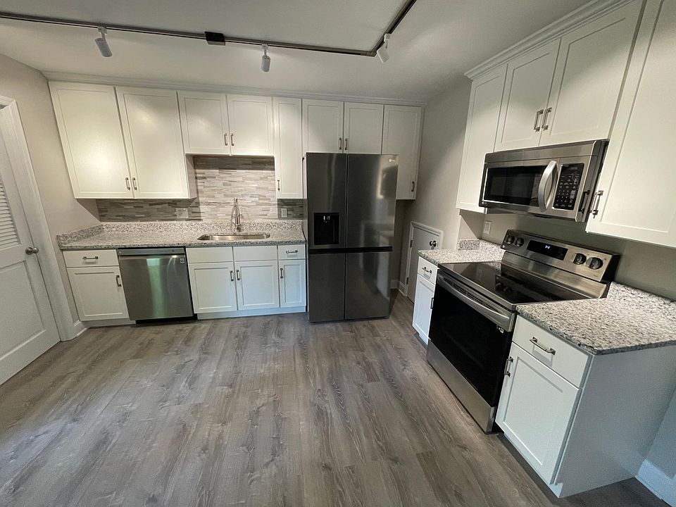 1st image of 10412 Lovell Center Dr #4