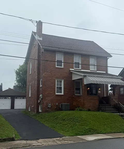 2521 Mayfield Ave — Photo 1