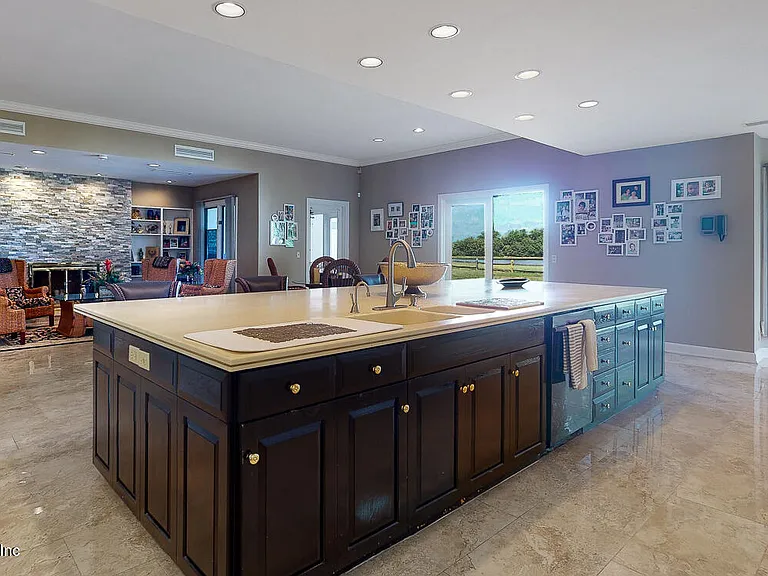 7987 Hollyridge Rd — Photo 41