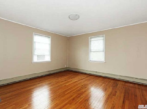 2nd image of 2204 McArthur St