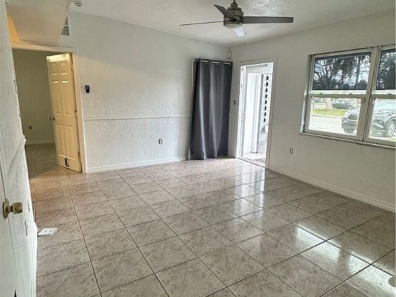 2nd image of 3504 Lantana St #3504