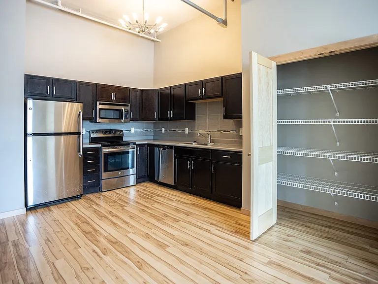 Uptown Exchange Lofts — Photo 7