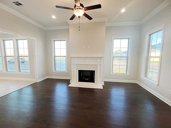 Grenada III D - Living - DSLD Homes