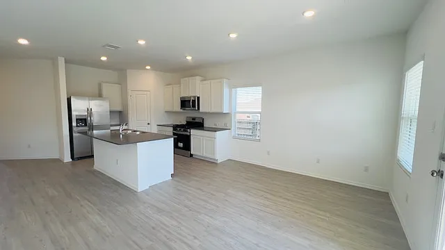 1801 Four Waters Loop — Photo 2