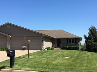 1 Sawmill Lake Rd, Henry, IL 61537