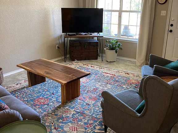 5th image of 1008 Briar Dr #B