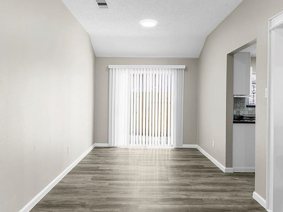3rd image of 4422 Field Meadow Dr