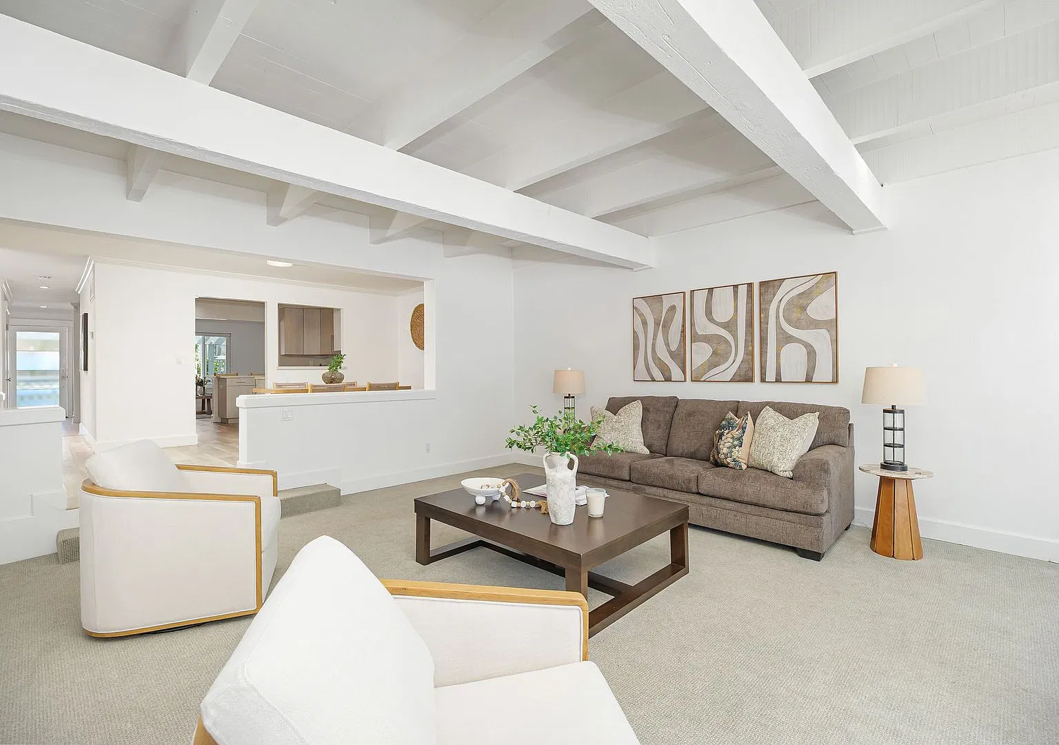 Stunning Updated Townhouse Home In Side By Side Duplex Property On The Water — Photo 4