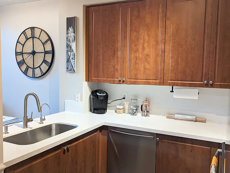 220 Burnhamthorpe Rd W #711 — Photo 11