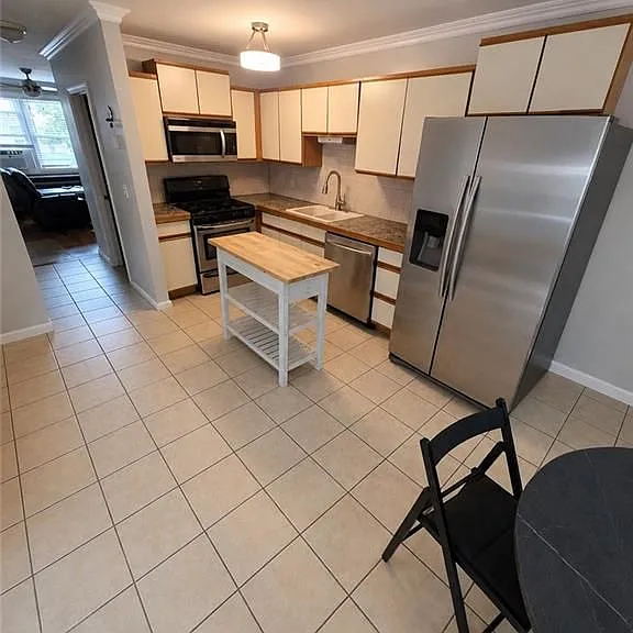 10 Burleigh St #2 — Photo 5