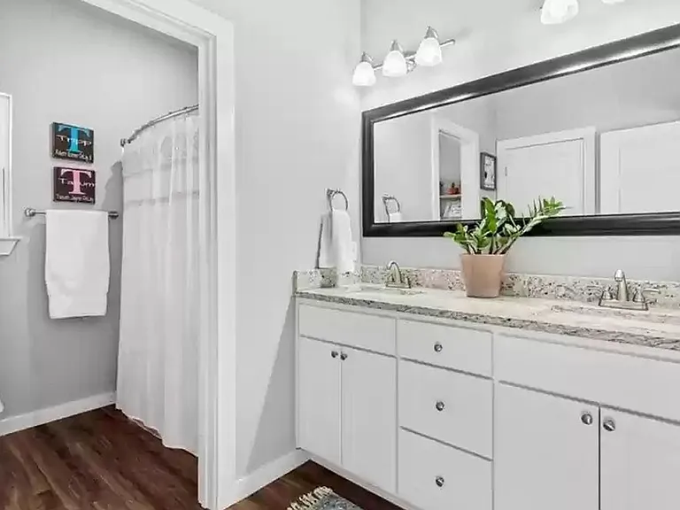 Come live in this brand new duplex in the heart of NWA — Photo 19