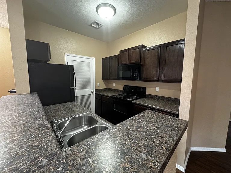 2521 Robert Wynn St #1 — Photo 3