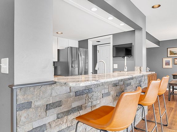 5th image of 7338 Huron Ave #28