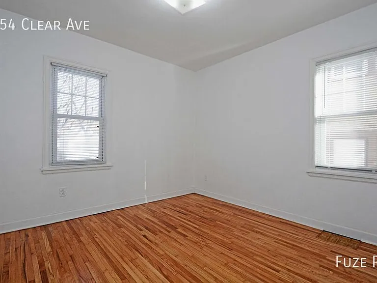 654 Clear Ave — Photo 11