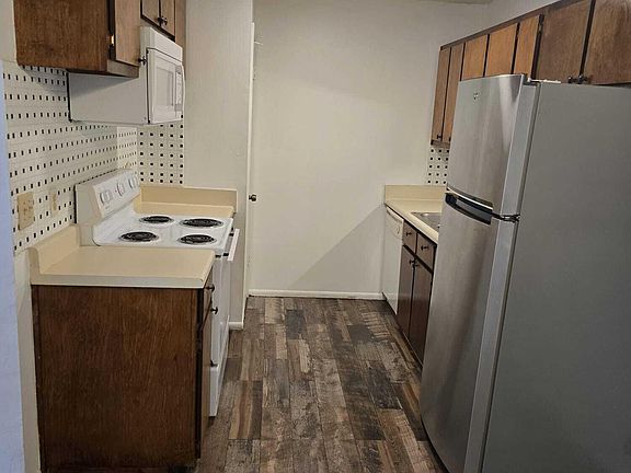 5th image of 1600 Big Tree Rd APT R7