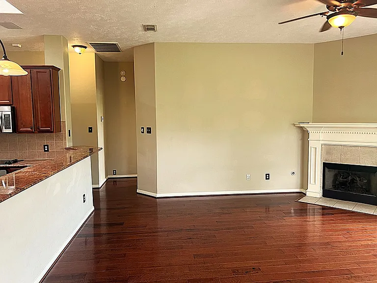 18718 Walden Forest Dr — Photo 17