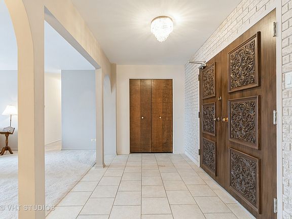 2nd image of 700 N Bruce Ln APT 509