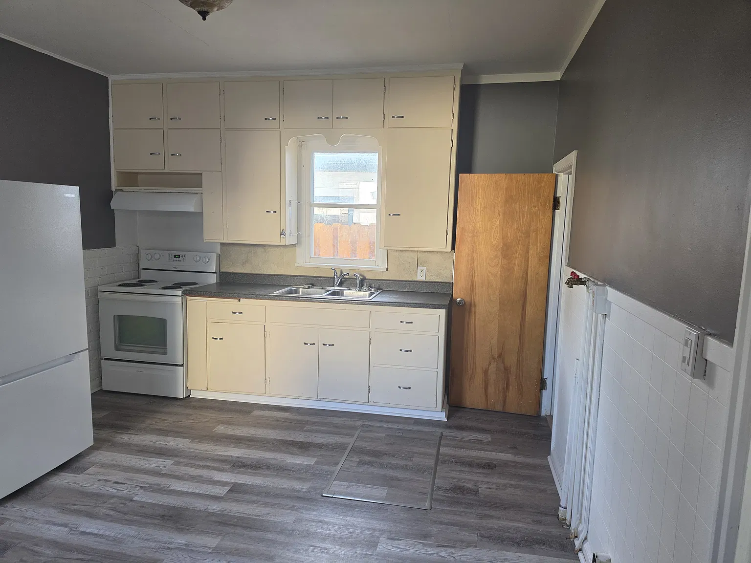 1 bed, 728 sqft, $1,200 — Photo 2