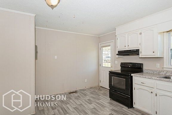 4th image of 140 Houston St