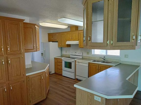 2nd image of 2727 E University Dr #76