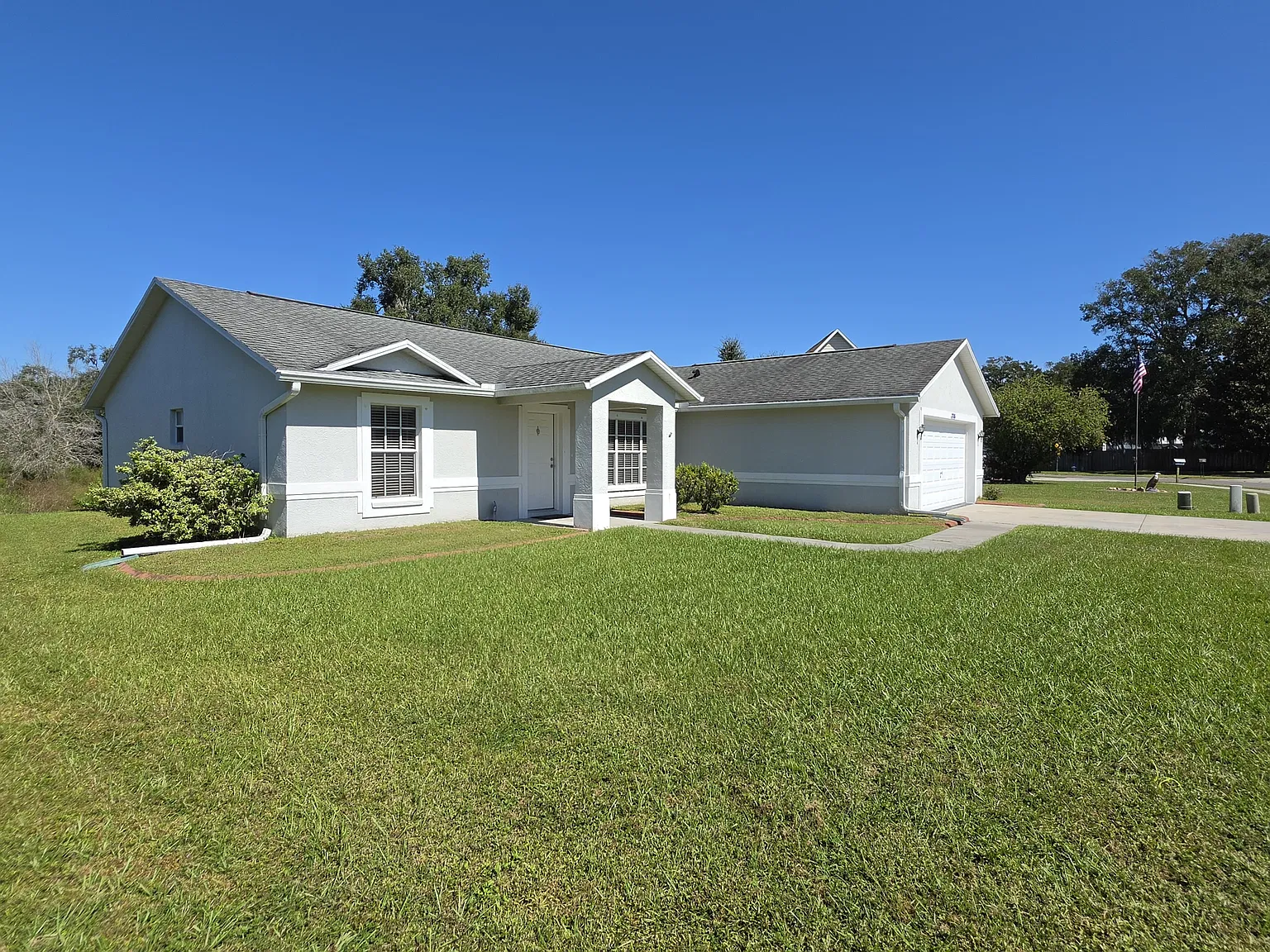 3 bed, 1618 sqft, $2,000 — Photo 2