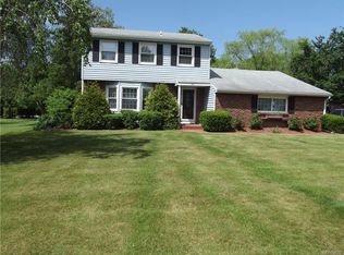 68 Candy Ln, Orchard Park, NY 14127