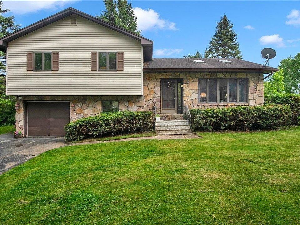 1st image of 6 Meadowbrook Lane