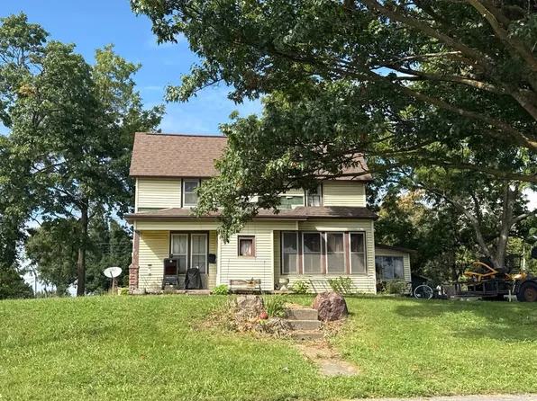 807 W Price Ave, Savannah, MO 64485