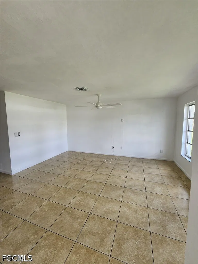 3 bed, 2.0 bath, 1250 sqft, $1,600 — Photo 3