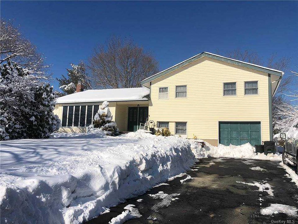 1st image of 4 Brunswick Dr