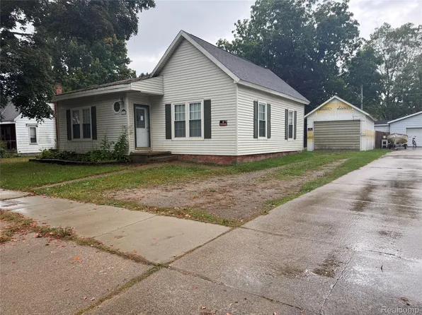140 Alexander St, Caro, MI 48723