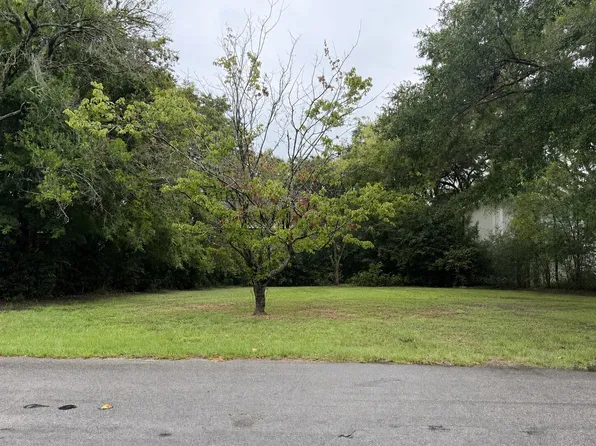 1490 Indian St, Mount Pleasant, SC 29464