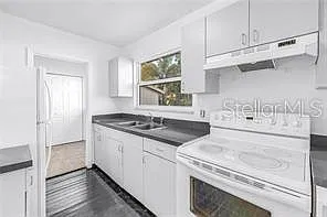 3 bed, 1.0 bath, 960 sqft, $2,050 — Photo 4