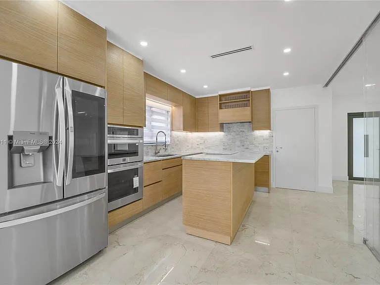 728 Majorca Ave — Photo 2